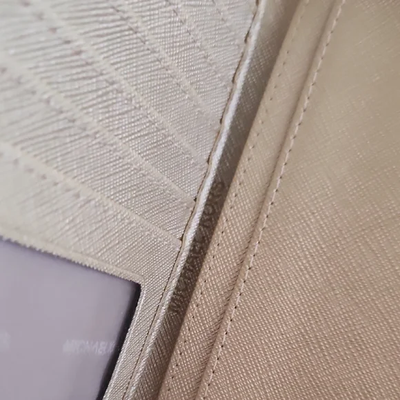 Michael Kors Metallic Gold Card Holder - Picture 4 of 9